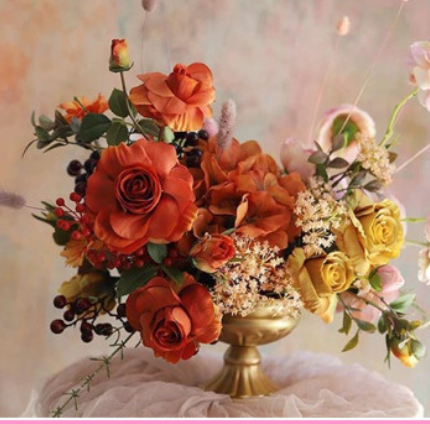Metal Vase (gold)