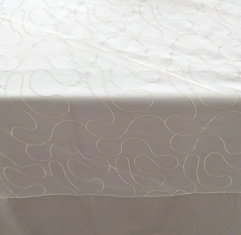 Patterned Table Cloth Overlay